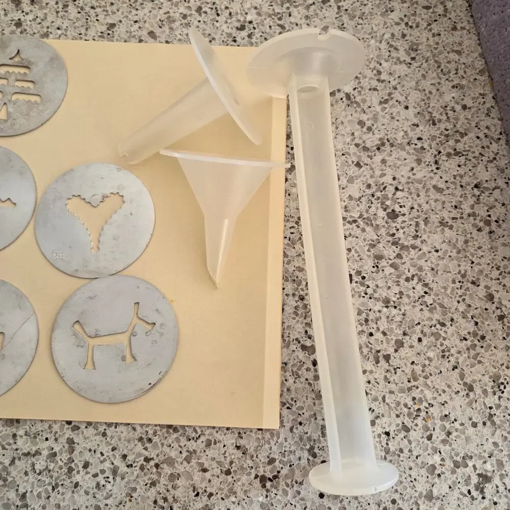 VTG Wear-Ever Super Shooter 70123 Electric Foodgun Cookie Press, 1 missing disc
